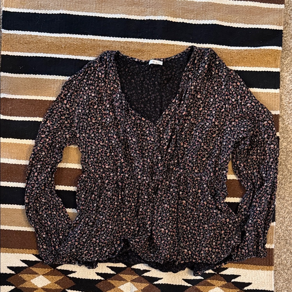 Maurices Black Floral V-Neck Long Sleeve Blouse